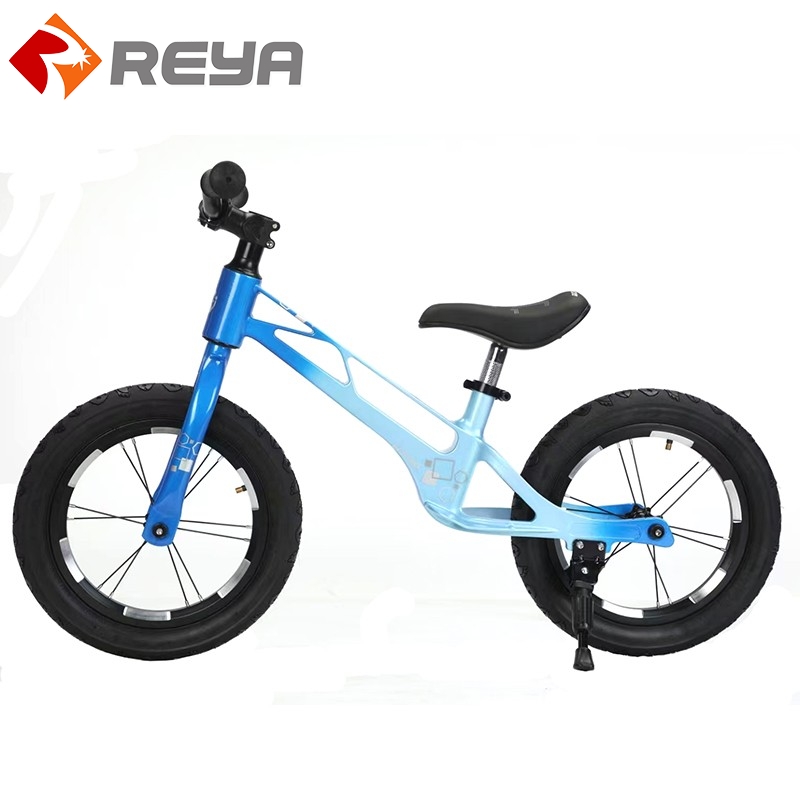 PH010 Baby sliding scooter children’s balance car sliding learning two wheeled pedal less toy car